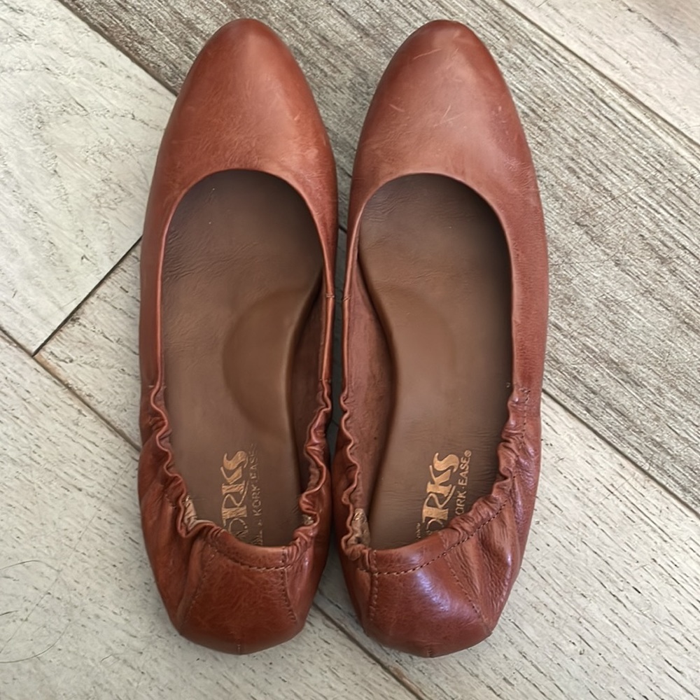Brown Korks flats